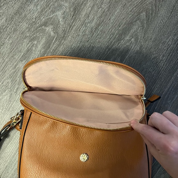 Poppy & Peonies Tan Crossbody Bag - Picture 3 of 4